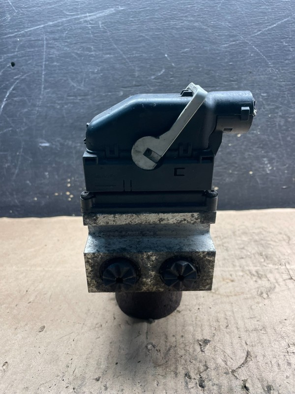 2011-2014 Ford E-150 E150 E250 E350 ABS Anti-Lock Brake Pump Module S8425 DG
