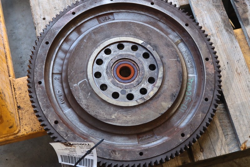 2013-2017 PETERBILT 579 CUMMINS ISX15 ENGINE FLYWHEEL 3680921R OEM