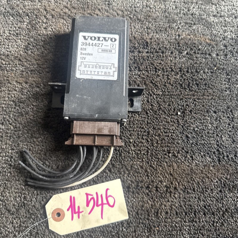 Volvo Wiper Control module - P/N: 3944427-2