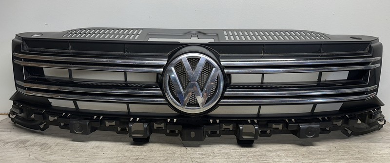 5N0853653E I 2012 - 2017 Volkswagen Tiguan Front Bumper Grille OEM Black Upper