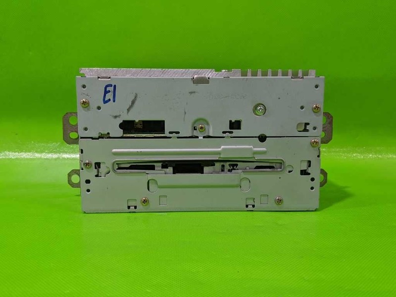 06 TITAN FACTORY RADIO RECEIVER AM FM STEREO 6 DISC OEM 4095-3