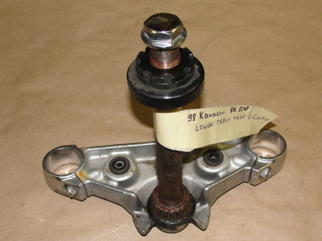 98 KAWASAKI VN 800 LOWER TRIPLE TREE CLAMP SUSPENSION VN800
