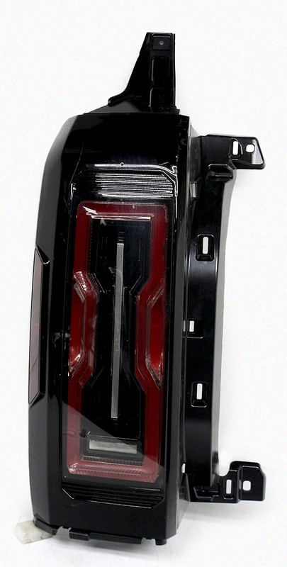 OEM Left Driver Side LED Tail Lamp For GMC Hummer EV SUV 85008693, Lens Chip
