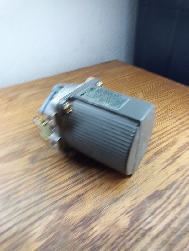 Nippon Oil Pump Top 10AR W/Capacitor Motor