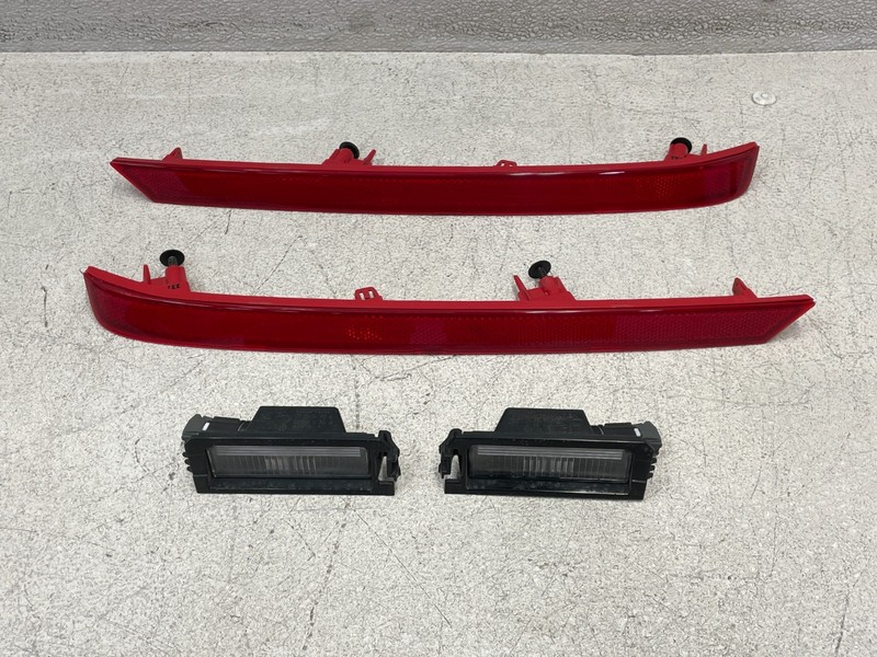 24 25 Hyundai Elantra Rear Left Right Reflector Plate Light Lamp Set 1655 OEM