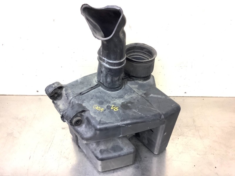 98-02 Accord V6 3.0L Engine Air Intake Cleaner Resonator Chamber Used *CRACKED