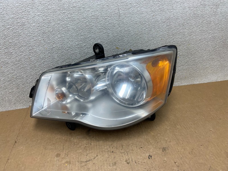 2008 to 2016 Chrysler Town and Country Left Driver Lh Side Headlight Z7753