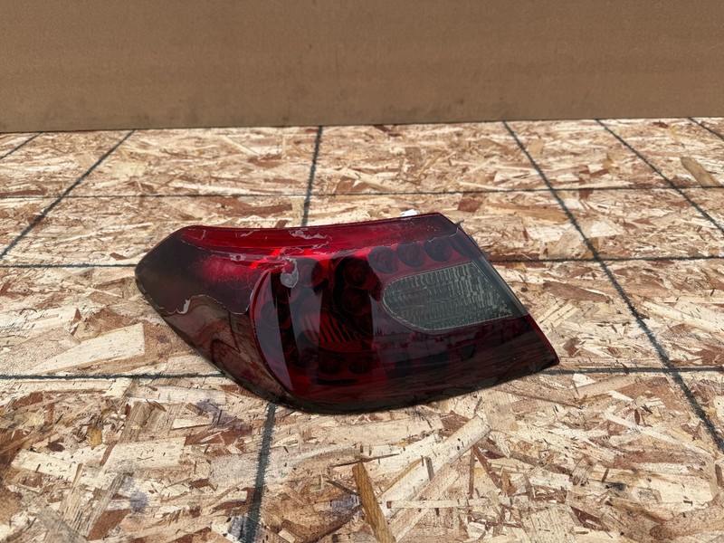INFINITI M37 M56 Q70 2011-2014 OEM REAR LEFT DRIVER SIDE OUTER TAIL LIGHT LAMP