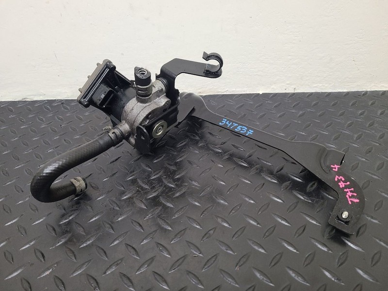 16-20 Toyota Mirai Transmission Oil Pump & Motor Assembly OEM 35300-62011