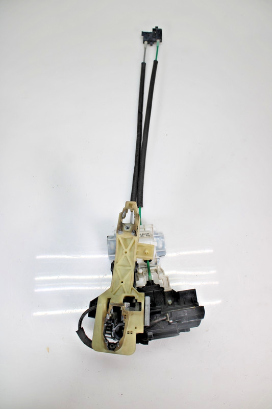 2010-2016 HYUNDAI GENESIS COUPE Right Door Latch Lock Actuator813202m010 OEM