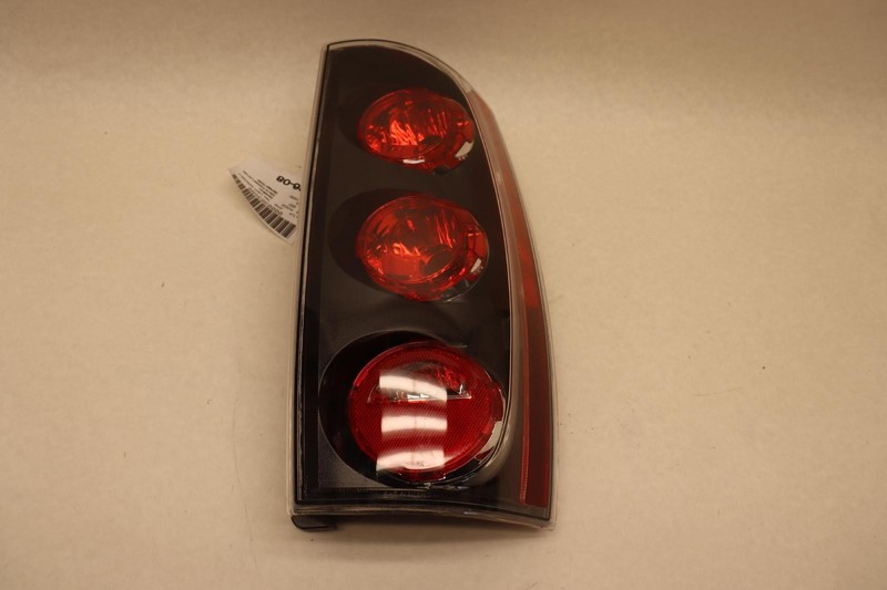 2007-2011 GMC YUKON DENALI REAR RIGHT PASSENGER SIDE TAIL LIGHT LAMP OEM