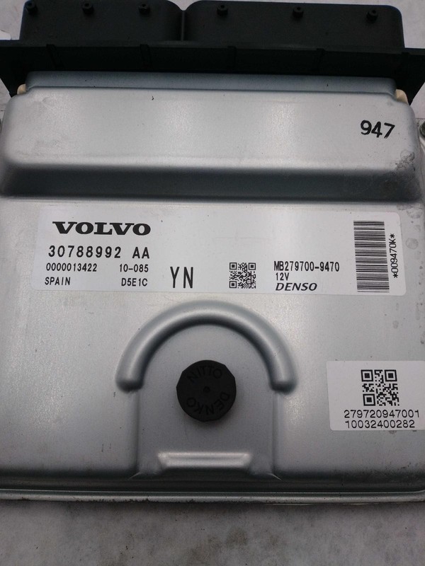 2010 VOLVO 70 SERIES Engine Control Module ECM OEM 30729261 188K Miles