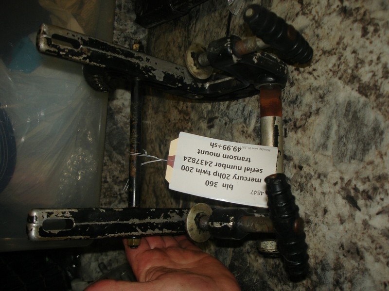 Mercury 20hp twin 200 SN2437824 transom mount boat motor part bin 360