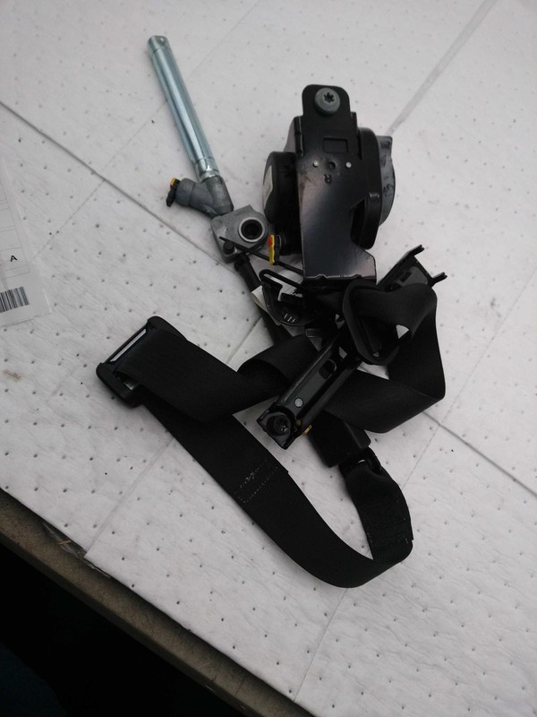 2011 Cadillac SRX Blue Passenger Seat Belt OEM 19209482 139k Miles