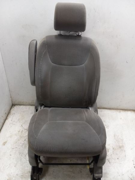 2004 TOYOTA SIENNA LE 3.3L FWD AT DRIVER SIDE FRONT BUCKET SEAT