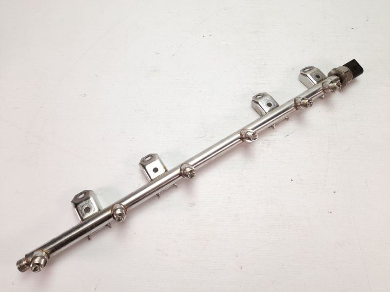 2008 BMW 535xi 535i N54 E60 E61 High Pressure Fuel Rail OEm 13537575480