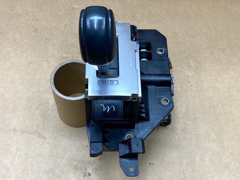 2015-2019 SUBARU OUTBACK AUTOMATIC TRANSMISSION GEAR SHIFTER SELECTOR OEM LOT788