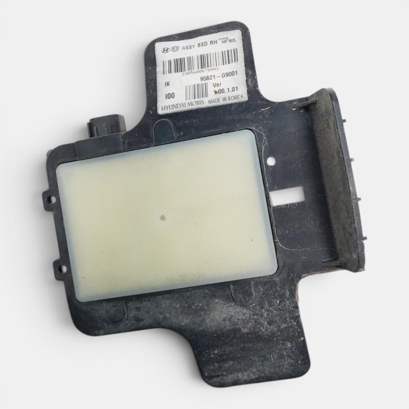 2019-2021 GENESIS G70 REAR RIGHT PASSENGER BLIND SPOT RADAR SENSOR MODULE OEM