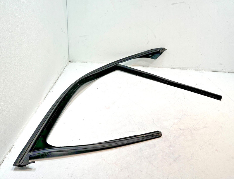 Front Right Side Door Window Run Channel Seal Mercedes W222 S550 2014-2017 OEM