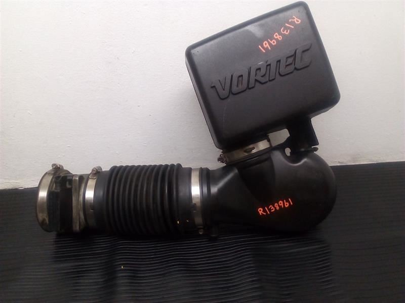 96-99 Chevrolet 1500 Pickup 5.7L Resonator W/Adapter & Air Duct OEM 138961