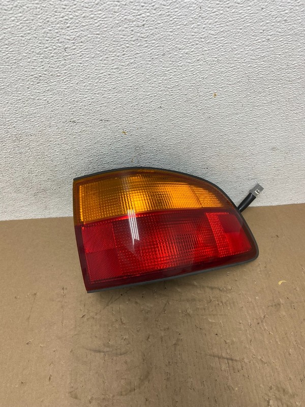 1998 1999 2000 Toyota Sienna Right Passenger Tail light Oem ad7777 DG