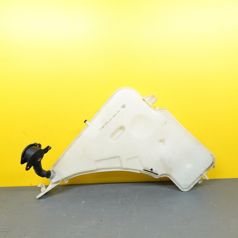 2014-2018 Bmw 435i F32 F33 F36 Windshield Washer Bottle