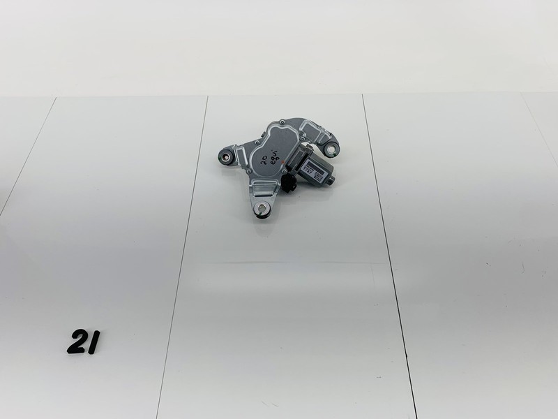 18-24 CHEVROLET EQUINOX REAR BACK DOOR LIFTGATE GLASS WINDOW WIPER ARM MOTOR OEM