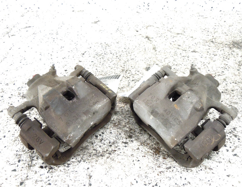 2011-2018 Toyota Avalon Front Brake Caliper Pair Left Right OEM From 3/11