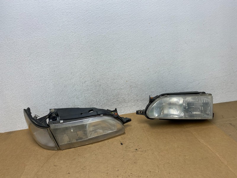 1993 to 1997 Toyota Corolla Left+Right Side Headlights AE3226 DW