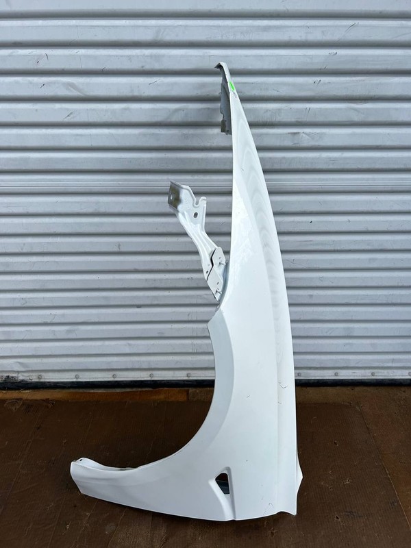 ✅ 2024-2025 Tesla Model 3 Front Left Side Fender White w/dent and scratches