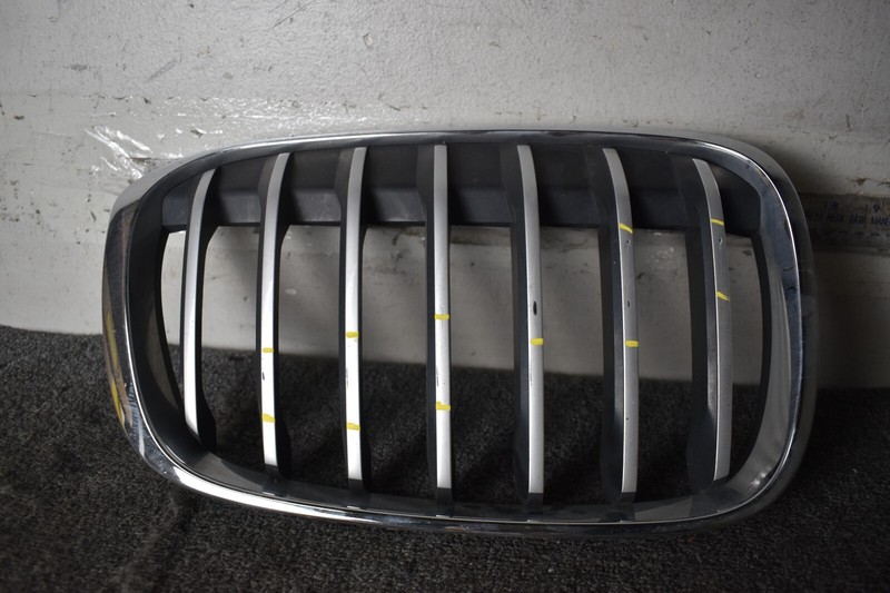 2015-2017 BMW X1 GRILLE RIGHT FACTORY OEM