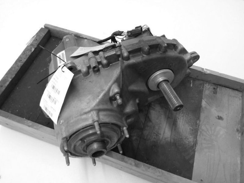 2013 RAM DODGE 1500 4WD Transfer Case Assembly OEM 38541 167K Miles Grey