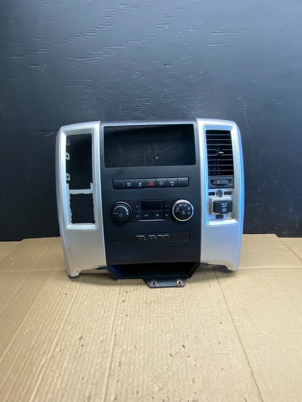 2009 to 2012 Dodge Ram 1500 Center Dash Radio Screen Climate Panel ac9404 DG