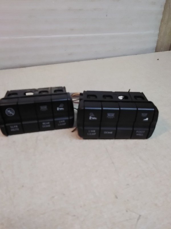 Lot Of 2 Freightliner A06-59538-001-D Switch Module Assembly A06-60973-000