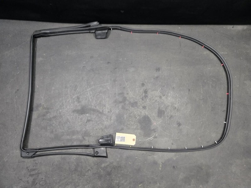 Rear Right Door Weatherstrip 2022 Nissan Rogue 82830-6RA1A 2021 2023 2024 2025