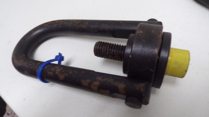 Assy Bracket Torque to 60 ft/lbs Rated Load 4000 lbs Hoist Swivel