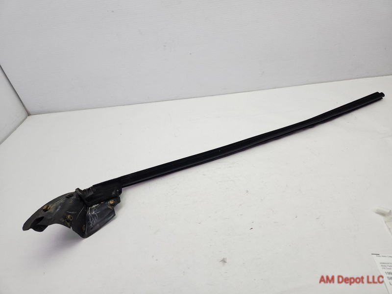 2017 Mini Cooper S F56 F55 F57 Front Right Passenger Door Channel Sealing