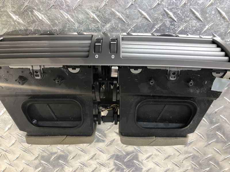 2006-2008 BMW 745i 750i E65 E66 Center Dashboard Air Vents heat AC Trim Bezel