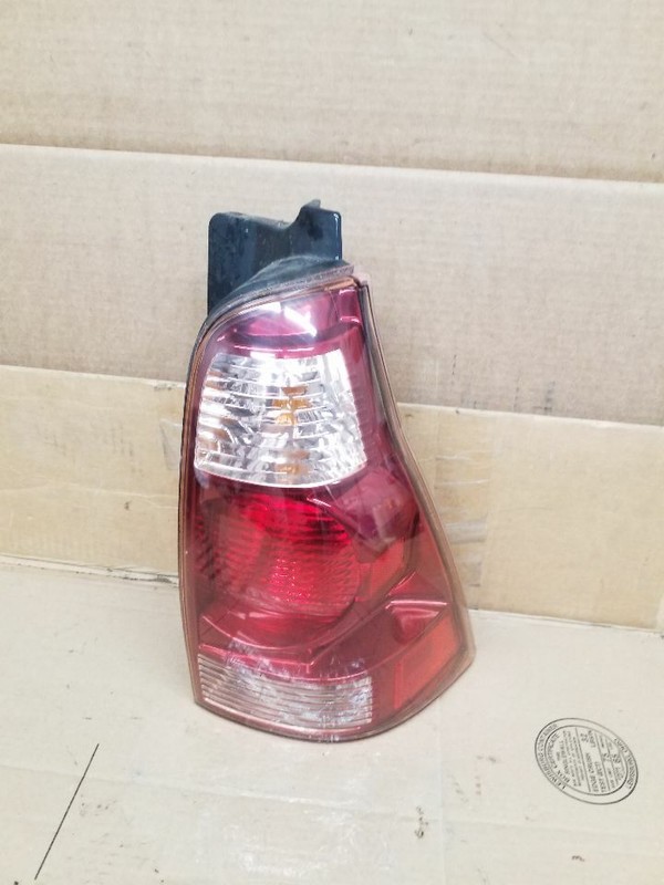 Passenger Right Tail Light Fits 03-05 4 RUNNER 250032