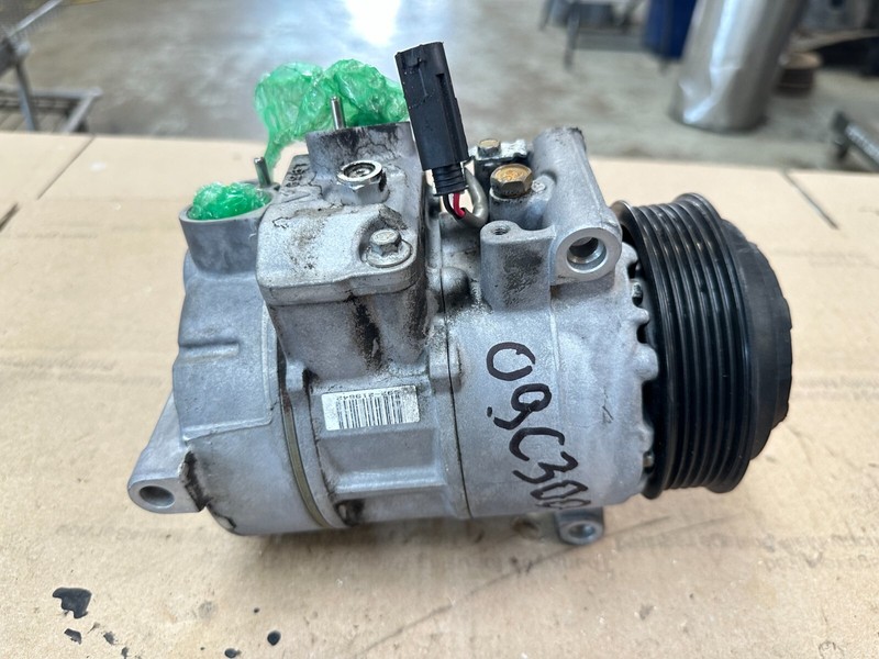 08-15 Mercedes W204 A/C AC AIR CONDITIONING COMPRESSOR PUMP OEM