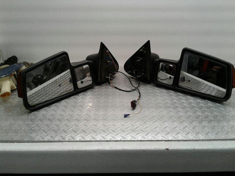 00-02 Ford F150 Pickup Side View Mirrors Pair W/ Signal OEM YL3Z-17682A-AA