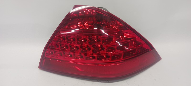 06-'07 HONDA ACCORD Right Passenger Taillight Sdn OEM Grade B Condition!