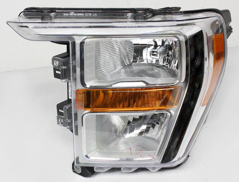 OEM Left Driver Side Halogen Headlamp For Ford F150 pickup ML3Z-13008-K Tab Gone