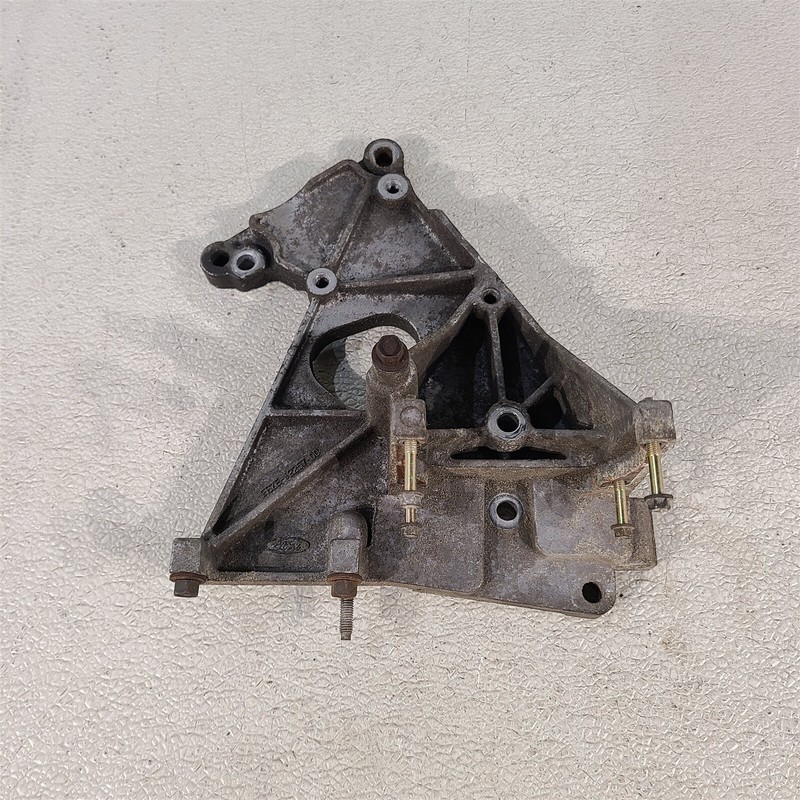 96-98 Mustang Gt Power Steering Reservoir Mount Bracket Aa7443