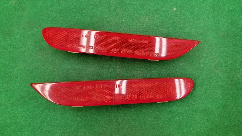 2013 - 2016 NISSAN PATHFINDER REAR LH & RH SIDE Bumper Reflector OEM*