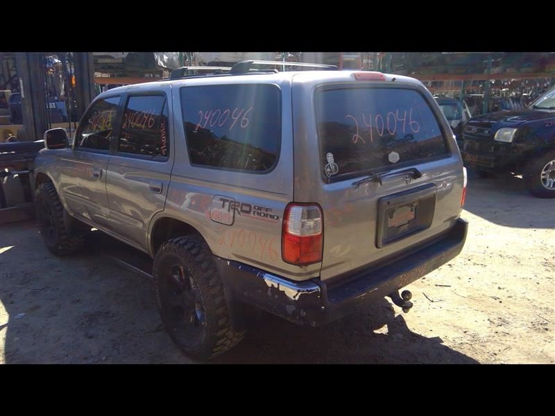 96-02 TOYOTA 4 RUNNER SR5 REAR AXLE 3.73 RATIO WITH ABS 2WD