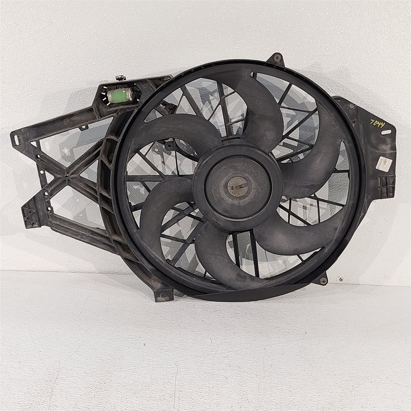 01-04 Mustang GT Electric Engine Cooling Fan 4.6L V8 2001-2004 Oem AA7044