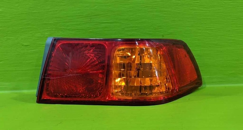 00 01 CAMRY PASSENGER RIGHT QUARTER TAILLIGHT LAMP OEM 3909-22