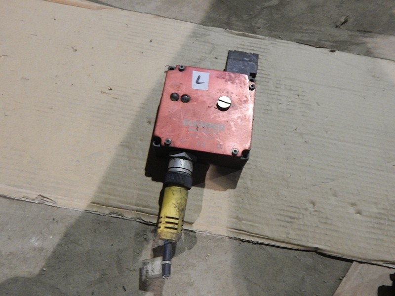 Euchner TZ1LE024BHA C1808 Safety Switch "L" *FREE SHIPPING*