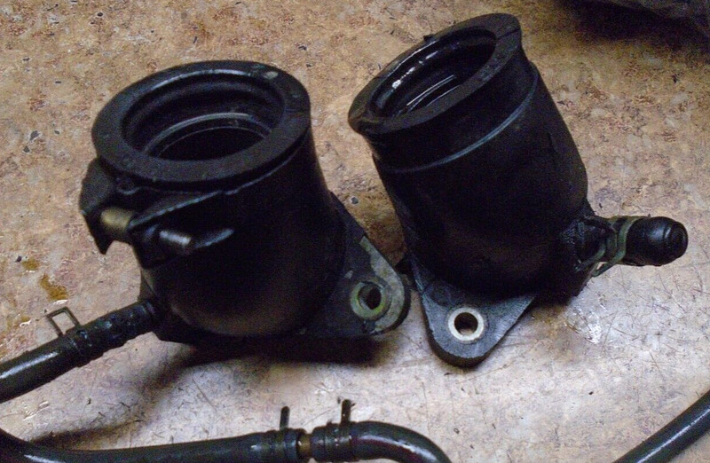 2000 Yamaha XVS650 XVS 650 A V Star Engine Cylinder Head Manifold Inlet Boot 00
